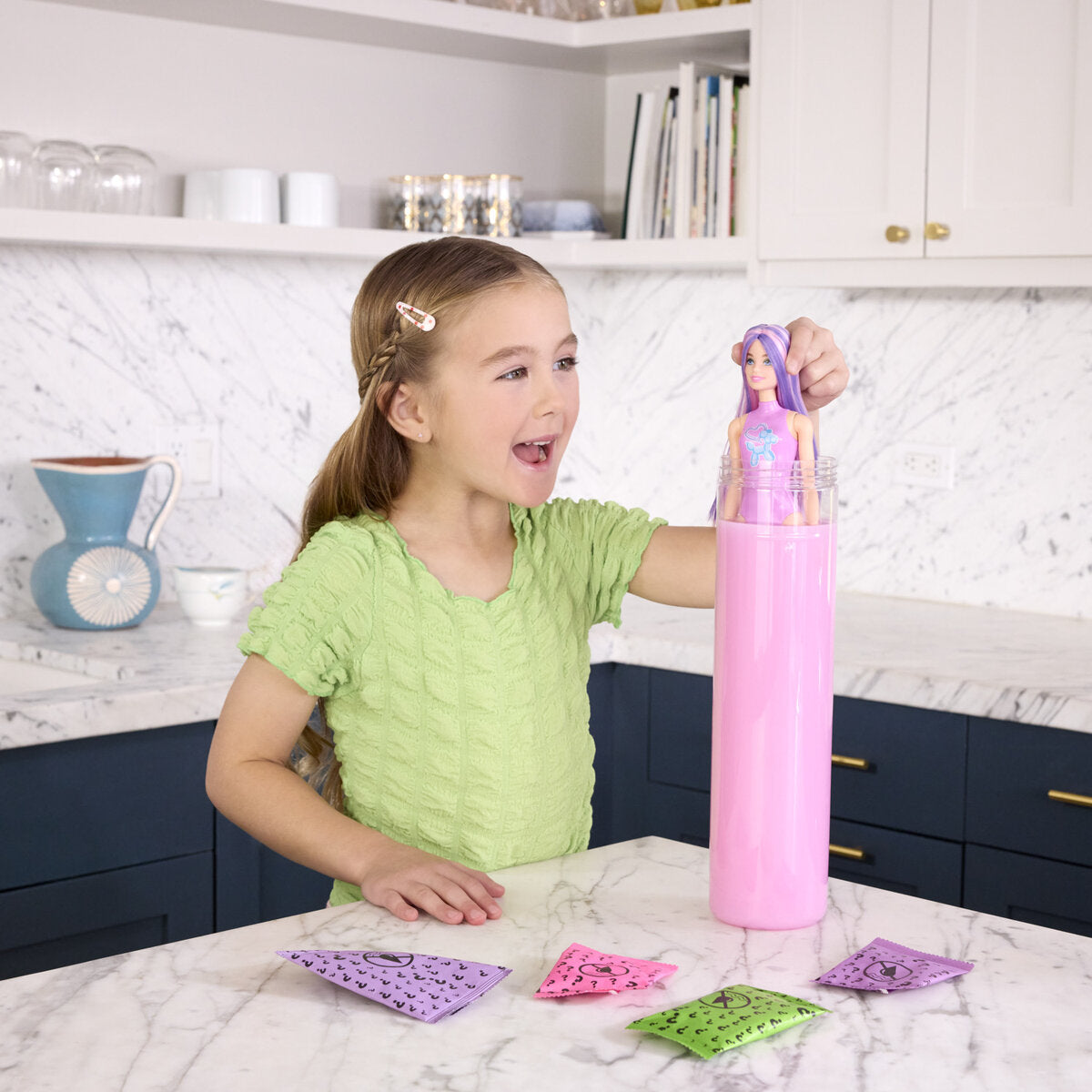 barbie-color-reveal-barbie-balloon-F8A1FA125.jpg