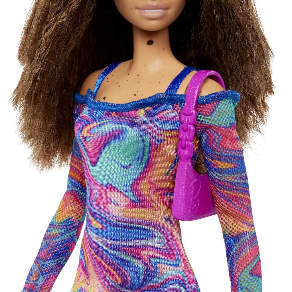 barbie-fashionistas-puppe-mit-gekrepptem-F39345674.jpg