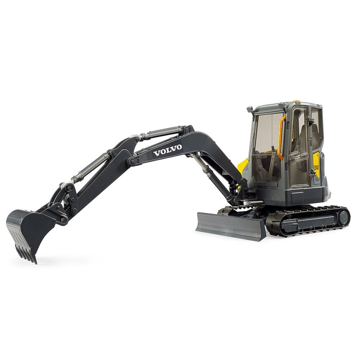 bruder-2465-volvo-kompaktbagger-ecr40-C73FC3003.jpg
