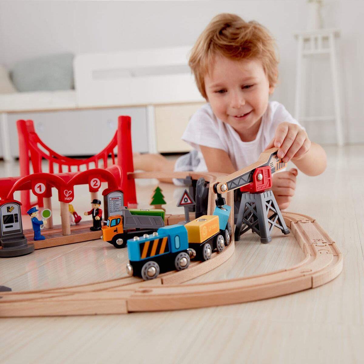 hape-eisenbahn-set-verkehrsreiche-stadt-5D9AE5762.jpg