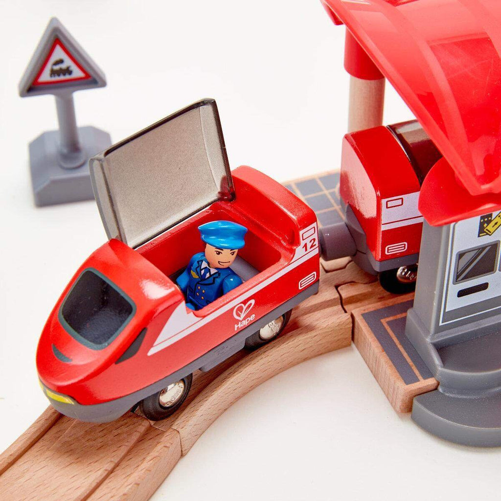 hape-eisenbahn-set-verkehrsreiche-stadt-5D9AE5763.jpg