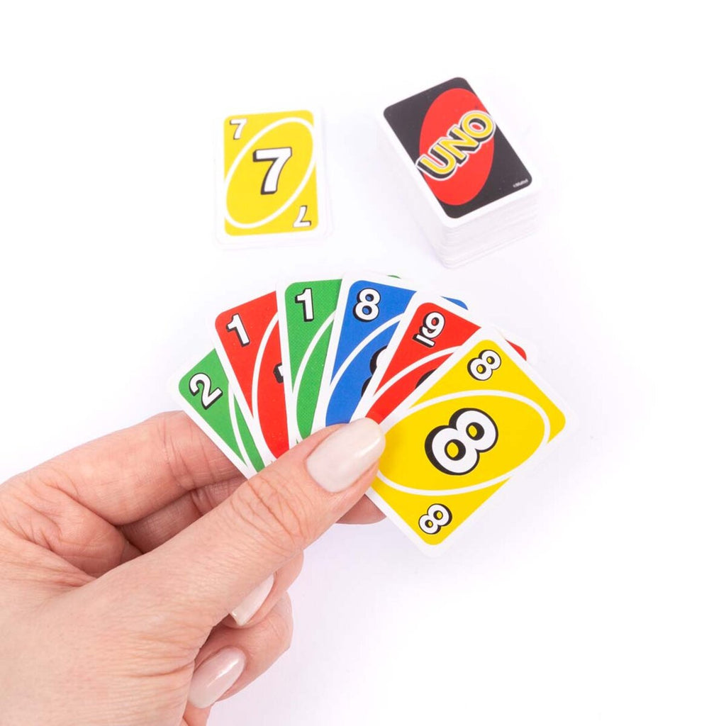 invento-worlds-smallest-uno-card-D5802EA63.jpg
